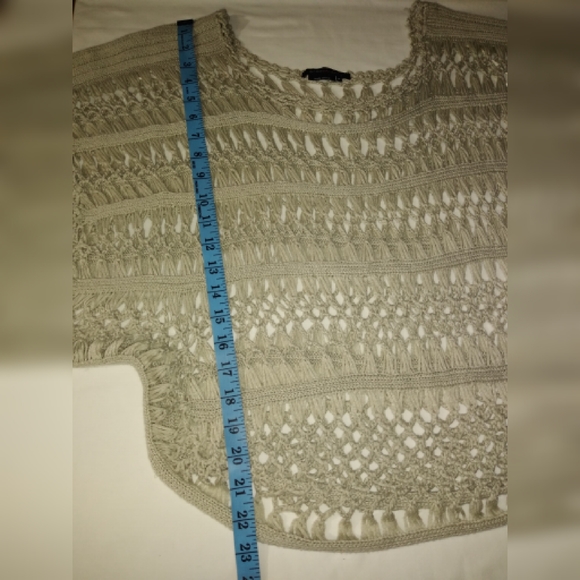 Bcbgmaxazria beige crochet top size M - Picture 7 of 8